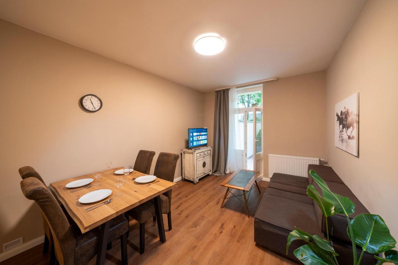 Apart Hotel Zborovska Прага Экстерьер фото