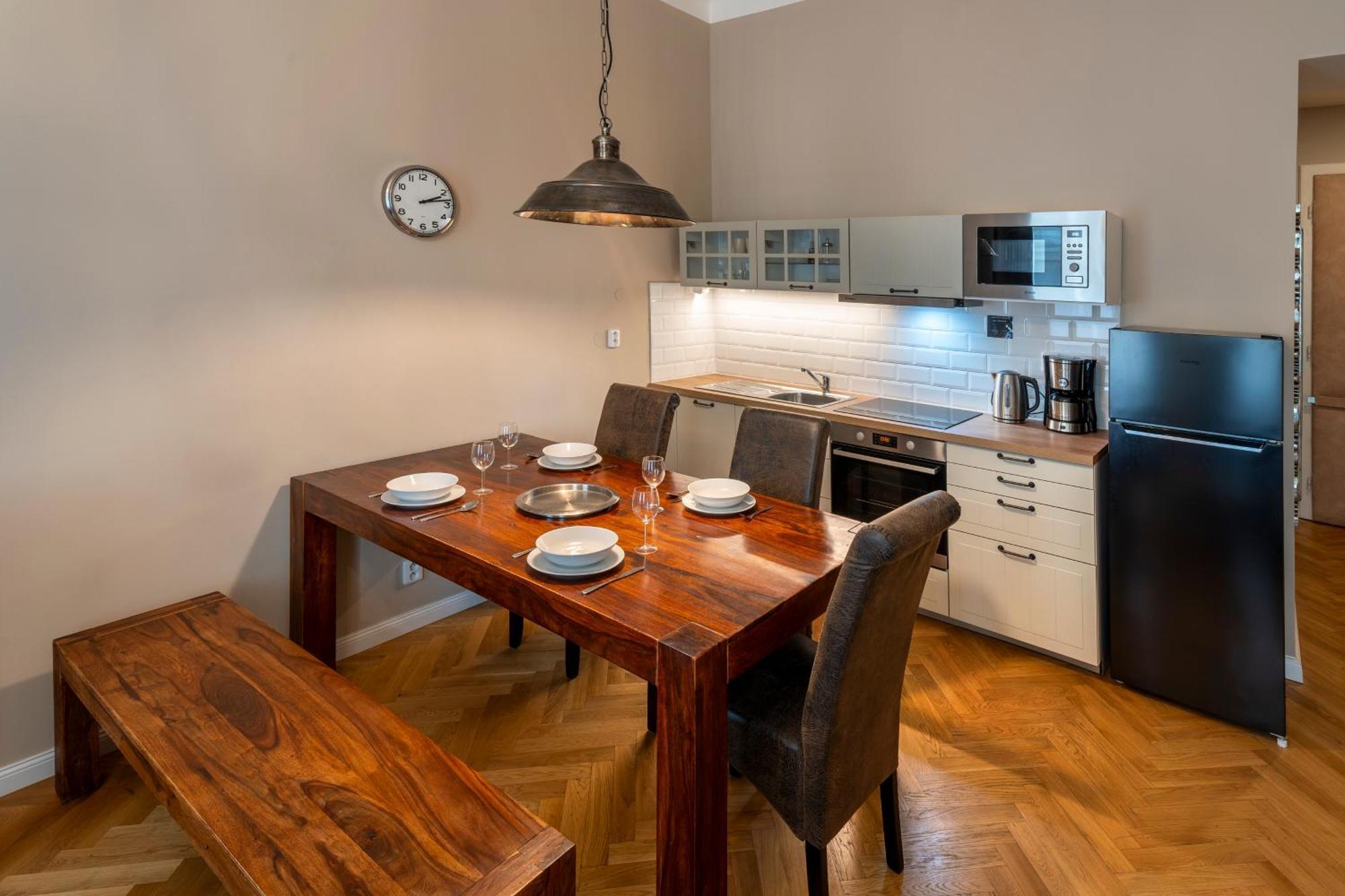 Apart Hotel Zborovska Прага Экстерьер фото