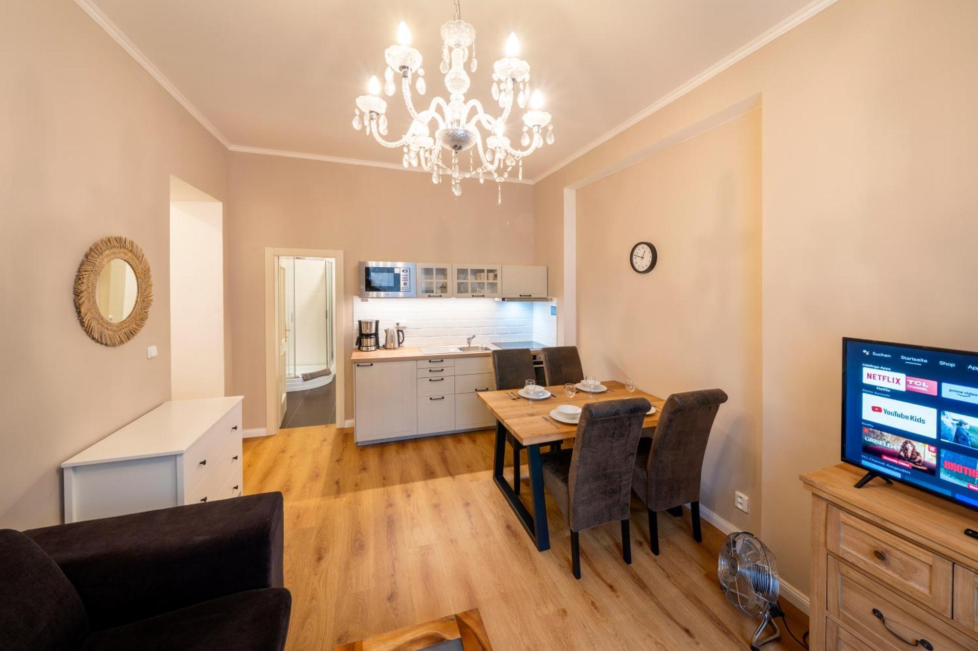 Apart Hotel Zborovska Прага Экстерьер фото